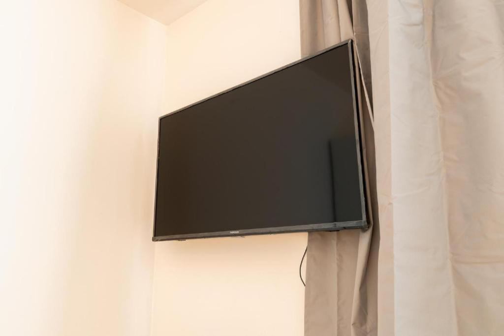Brand New Studio Apartment #24 In Elite Residence With Free Secure Parking In The Center Прага Экстерьер фото